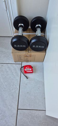 2xbrand new sets of dumbbells