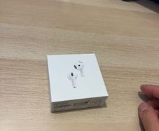 Apple AirPods 4 anc