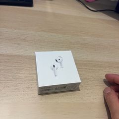 Apple AirPods 4 anc