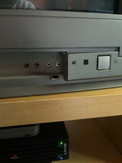 Sanyo 20" CRT (with original remote)