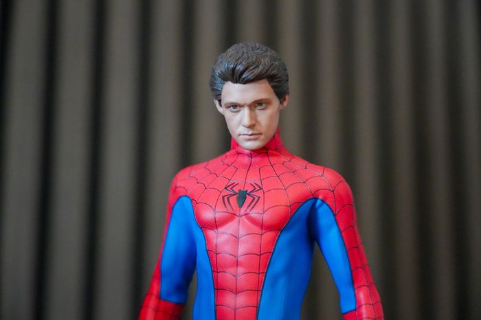 Hot Toys Spider-Man - Classic Suit - VGM48 - 1/6 Scale