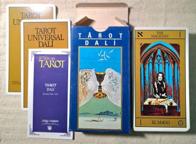 Tarot cards - Tarot Universal de Salvador Dali bilingual English and Spanish mint condition unique & rare