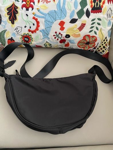 Ladies black crossbody bag