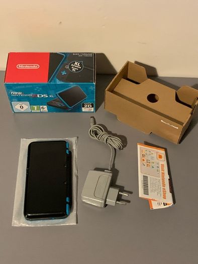Nintendo 2DS XL Boxed With Games