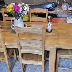 Dinning table and 6 chairs
