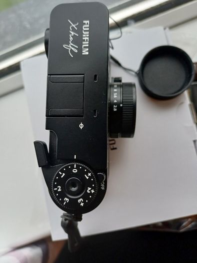 Fujifilm X Half - Black | with SD Card