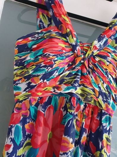 Phoebe Couture floral maxi Sz 8-10 - Bnwt Rrp 238 dollars
