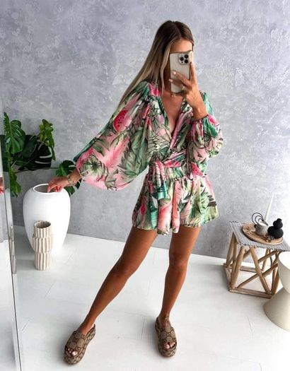 Set of chiffon tied top and shorts tropical pattern