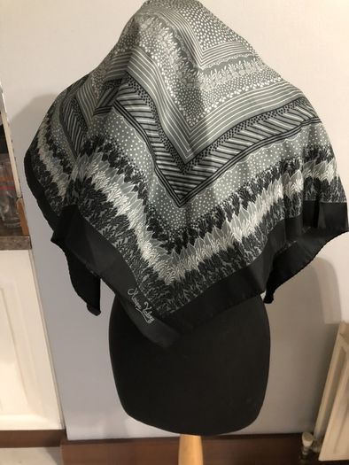 Monique valery scarf