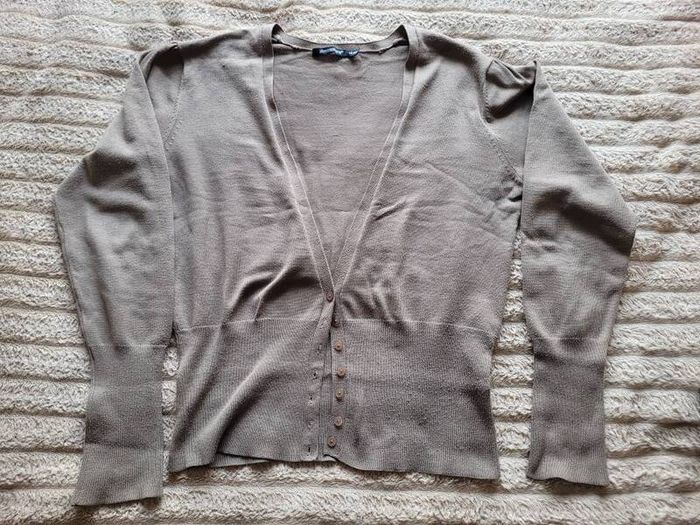 Atmosphere fine-knit cardigan with a V-neckline and button-front closure