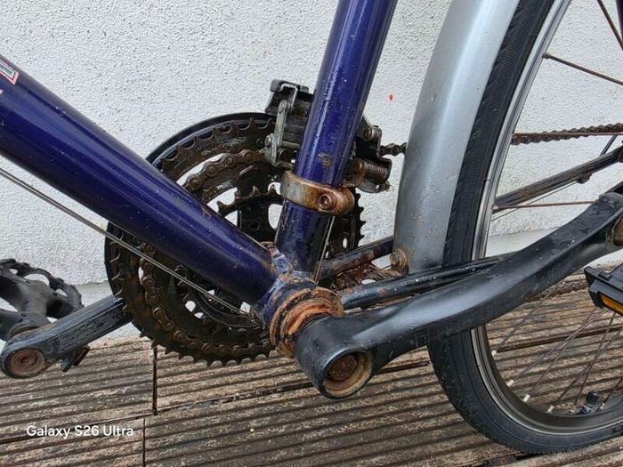 Step-through hybrid / city bike