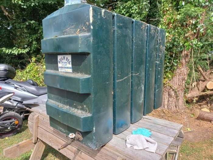 Plastic oil tank