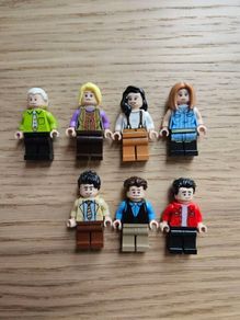 lego Friends Central Perk minifigures, set 21319