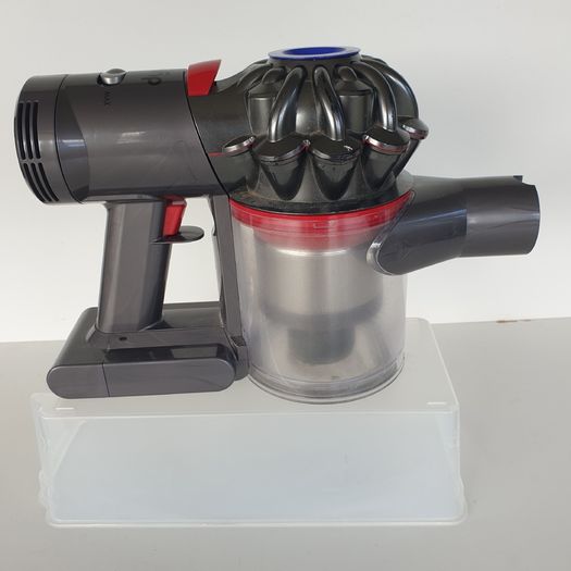 Dyson V7 total clean vacuum cleaner working