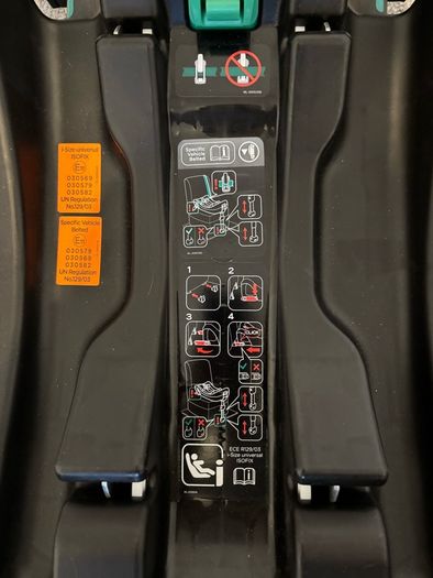 car seat with iso fix