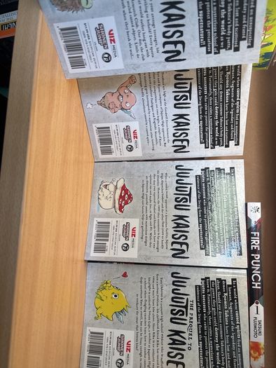 Jujutsu kaisen and Haiku manga books