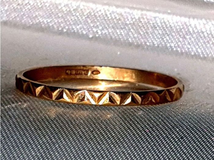 Vintage Hallmarked 9k Yellow Gold Geometric Ring