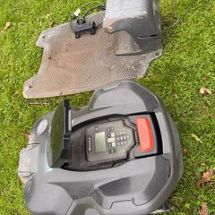 Husqvarna 415x robot mower and charging station