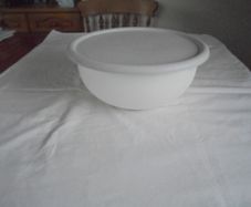 White Plastic Bowls x 4 for Sale