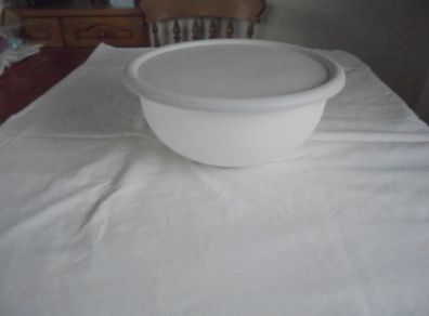 White Plastic Bowls x 4 for Sale