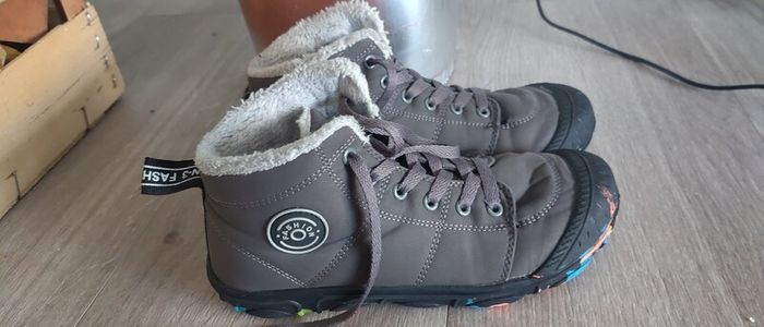 Children boots size EU 35 not much worn