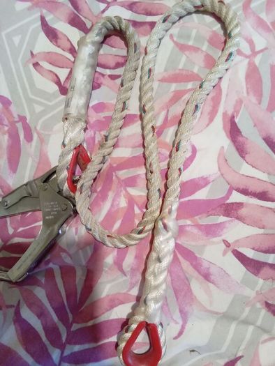 Portwest protection harness fall back and Fp21 lanyard