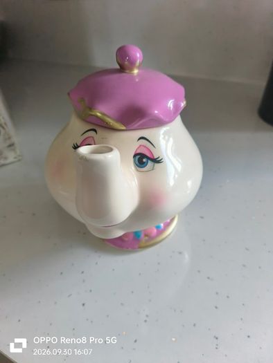 Mrs pots tea pot