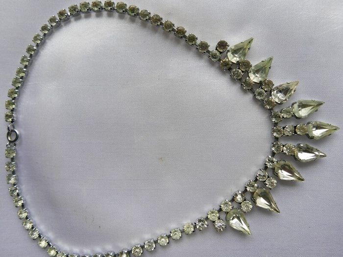 Vintage  Silver Tone Austrian Crystal Diamante Necklace Choker