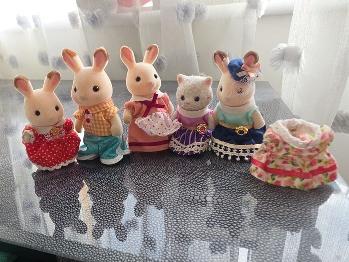 Sylvanian families dolls dressed