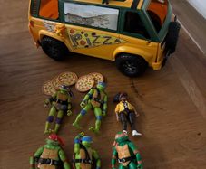 Teenage Ninja Turtles & Pizza Van