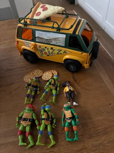 Teenage Ninja Turtles & Pizza Van