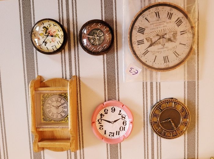 Accessories for Dolls house - miniature clocks