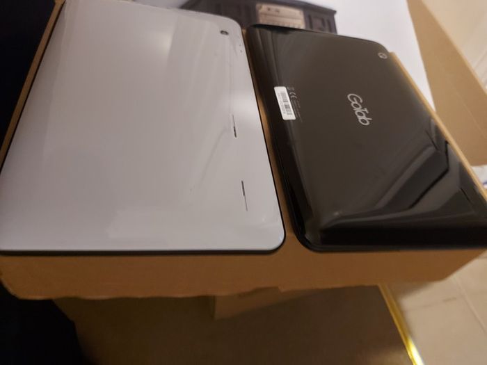 2 x 10.1 inch Gotabs, not powering on, in excellent cosmetic condition