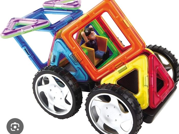 Magformers magnetic tiles toy car set