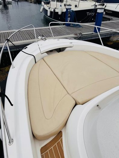 Boat - Jeanneau Cap Camarat 715 WA