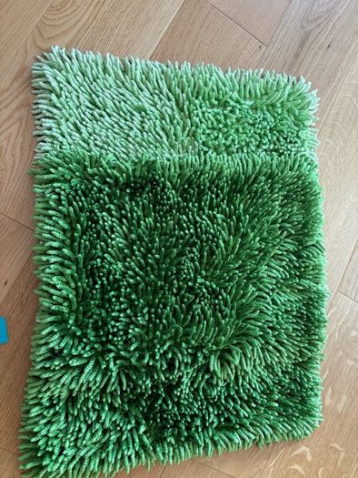 Super fluffy green pillowcase