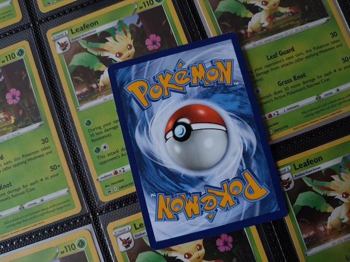 Glaceon ! Promo ! Holo !  Sword and Shield Era ! 2022 ! Pokemon Card ! Eeveelution !