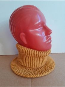 LAST CHANCE Pomegranate / Forest Green snood, alpaca + wool