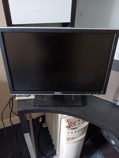Dell monitors  30 euro each