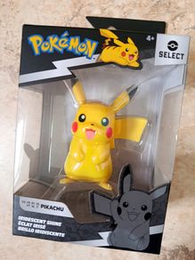 Pokemon Pikachu 2025 Iridescent Shine Figure 3 Inch Jazwares PKW4214