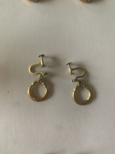 Screw earrings