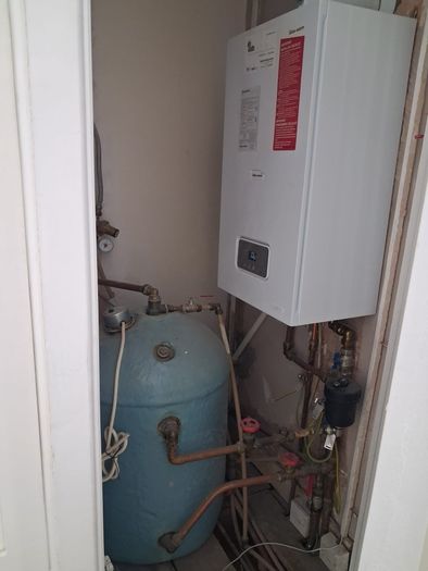 Condensing gas boiler