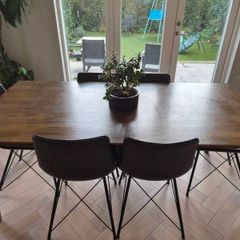 EZ Living dining table