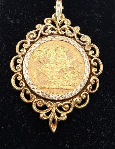 Full sovereign coin mounted in 9ct yellow gold pendant