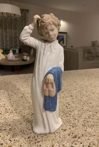 Nao by Lladro Porcelain Figurine
