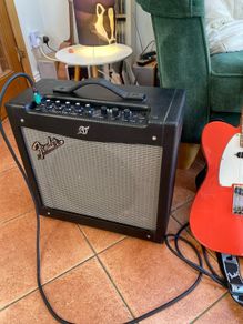 Fender Mustang 2 guitar amp