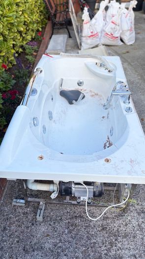 jacuzzi bath