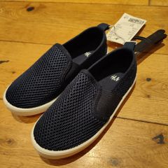 BNWT Size 9.5 (27) Kids shoes