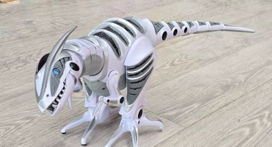 Roboraptor Dinosaur with remote control
