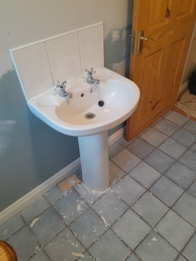 shed clearance bathroom items